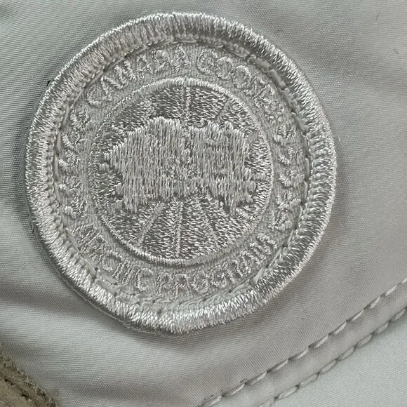 Canada Goose Cypress Puffer Boots Womens Size 6 White Lightweight Warmth - Picture 13 of 16